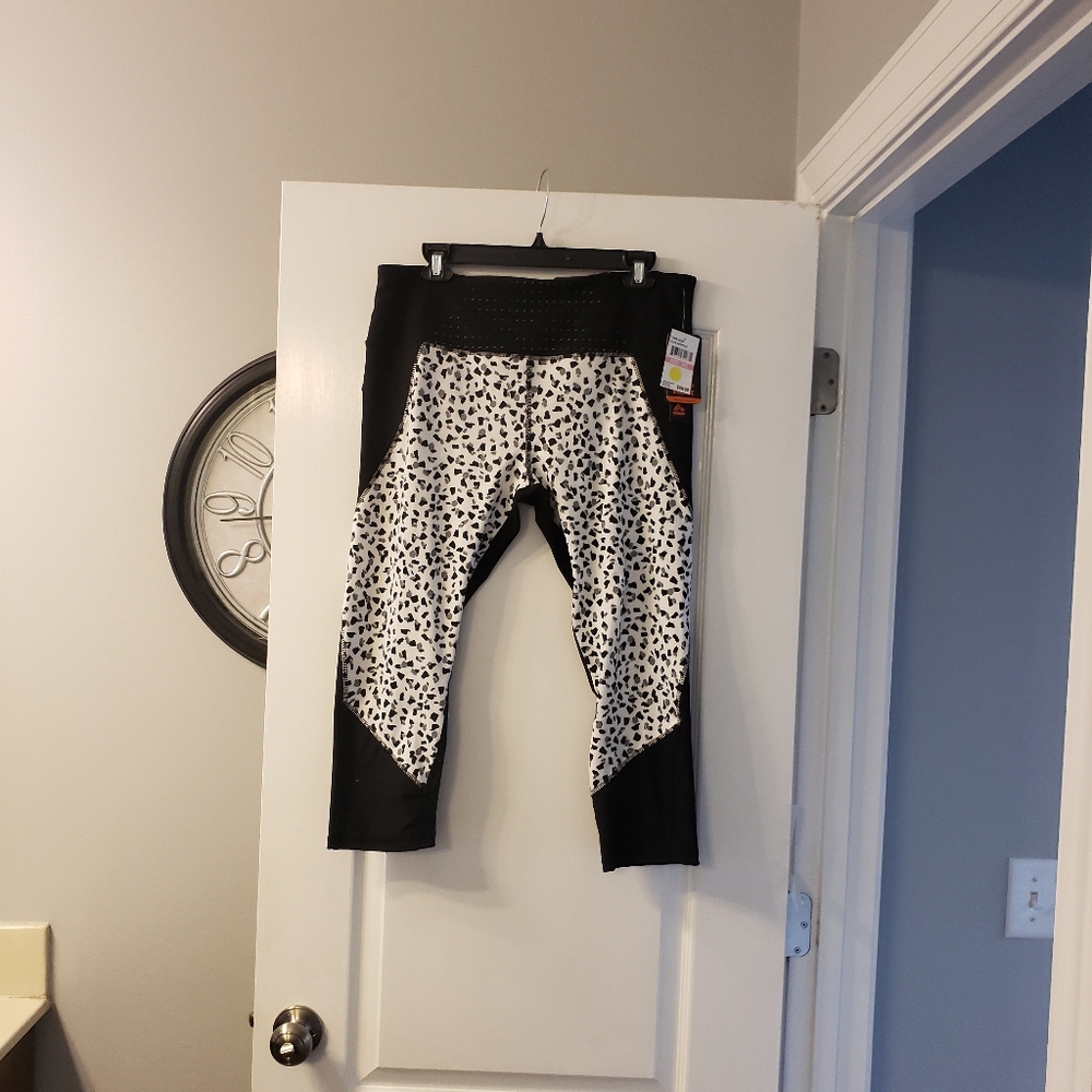 NWT RBX capri leggings. Size XXL